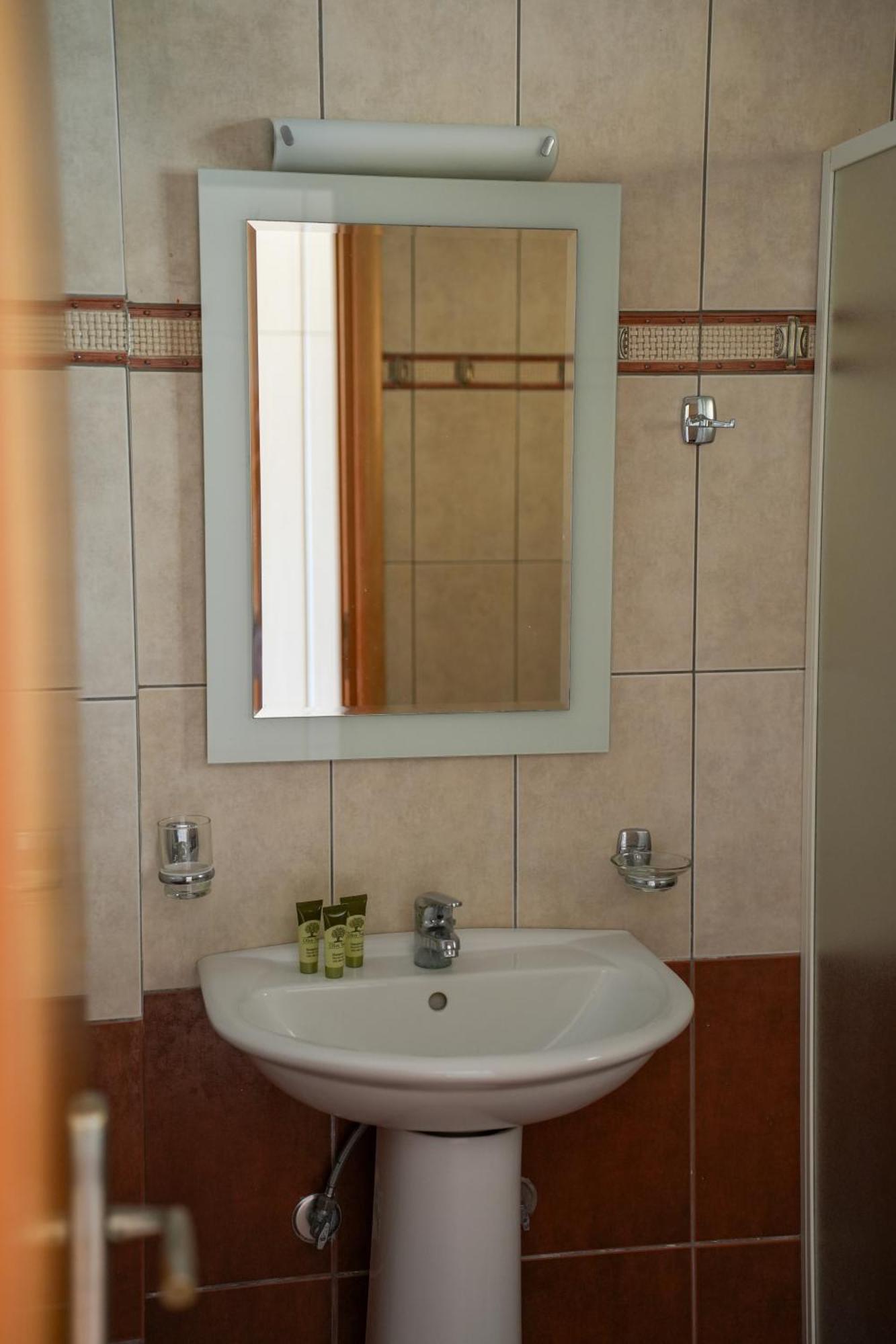 Coralli Hotel Perdika  Ngoại thất bức ảnh