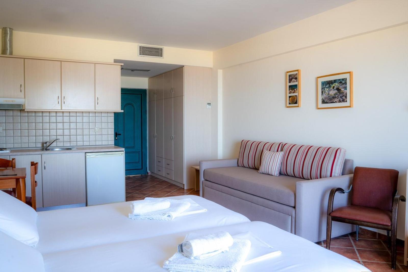 Coralli Hotel Perdika  Ngoại thất bức ảnh